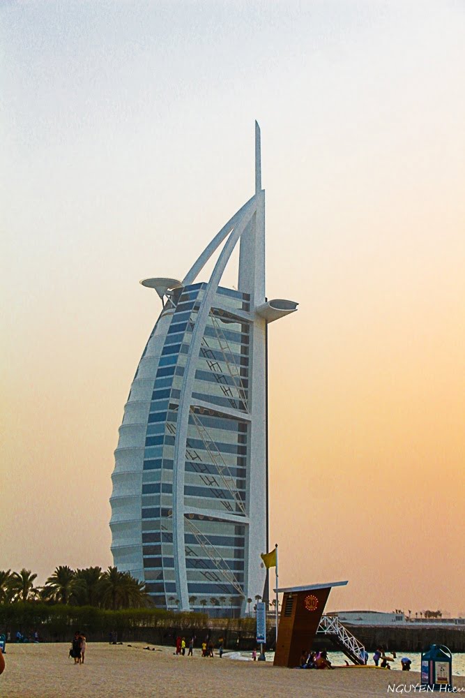 Ngắm Burj Al Arab dưới chiều hoàng hôn